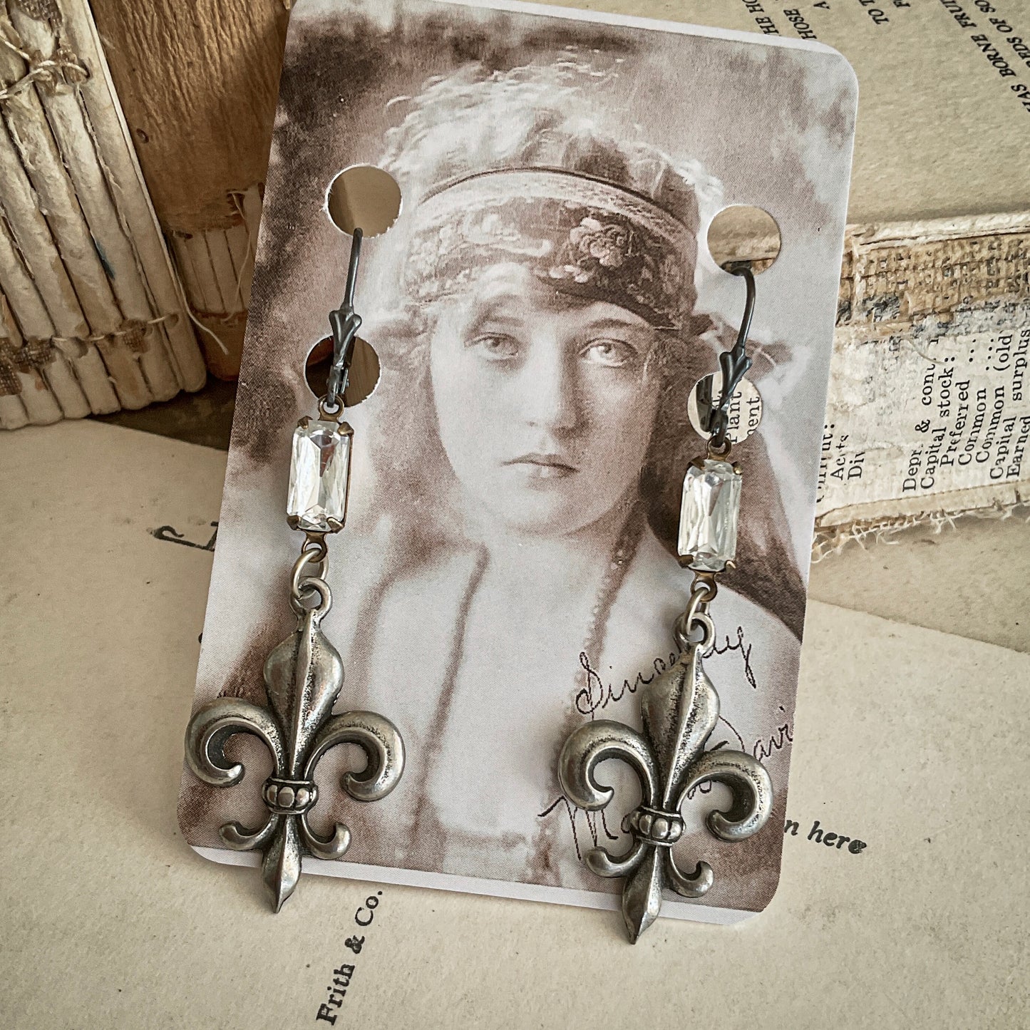 So Chic Earrings