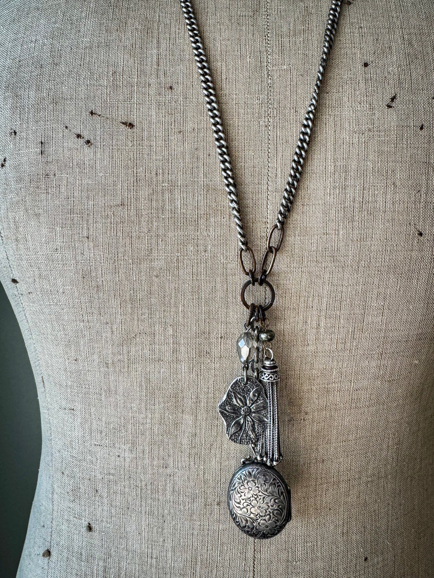 Renfrew Queen Necklace