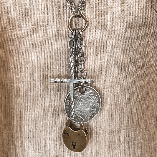 Keepsakes & Mementos Necklace