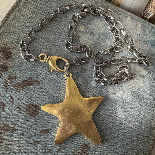 Gazing At Stars Necklace (gold)