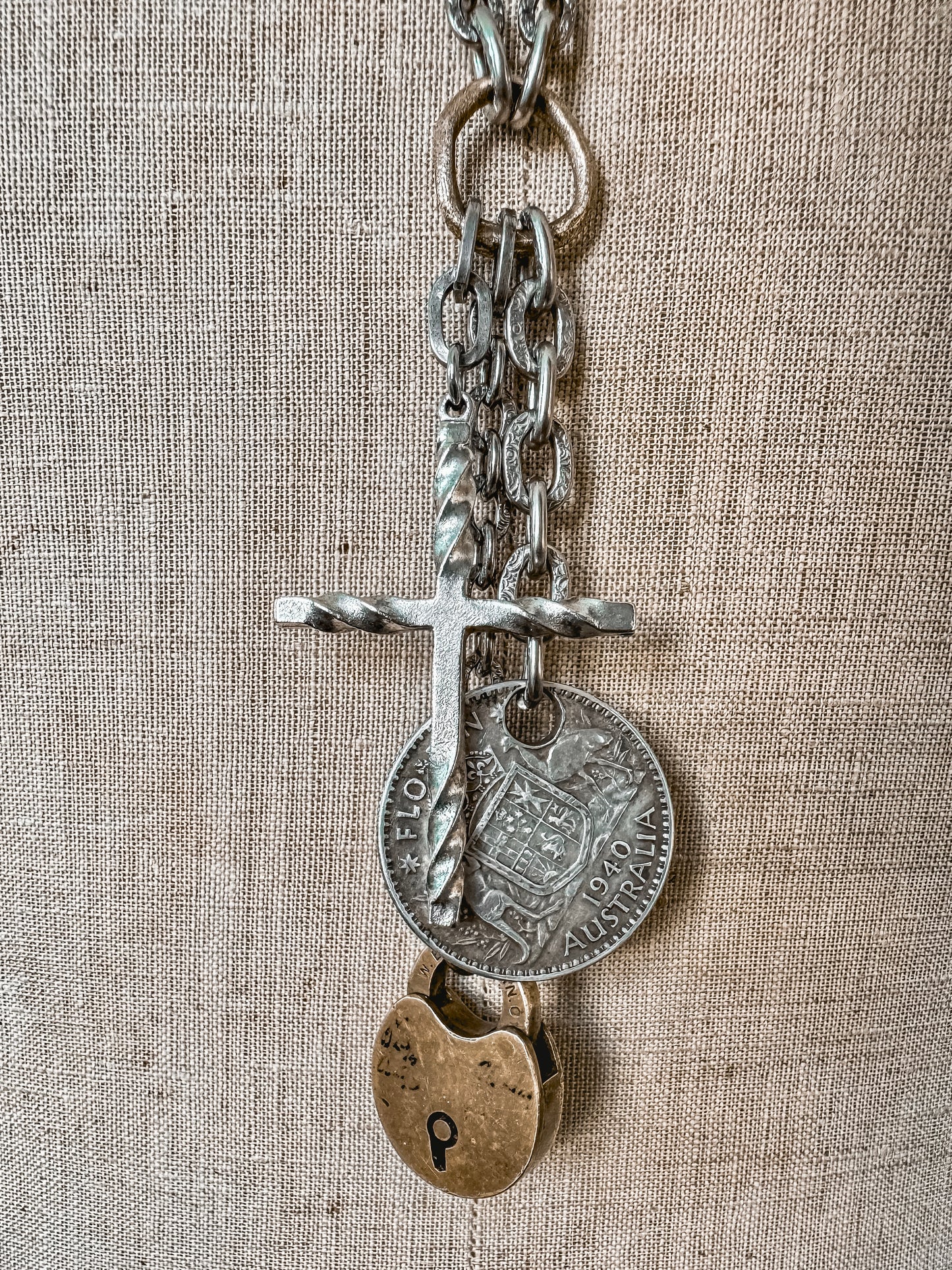 Keepsakes & Mementos Necklace