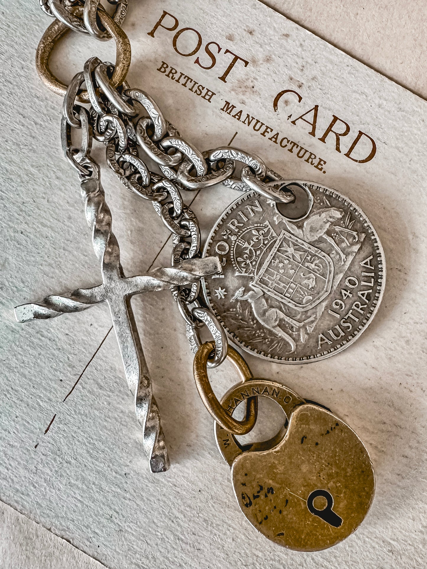 Keepsakes & Mementos Necklace