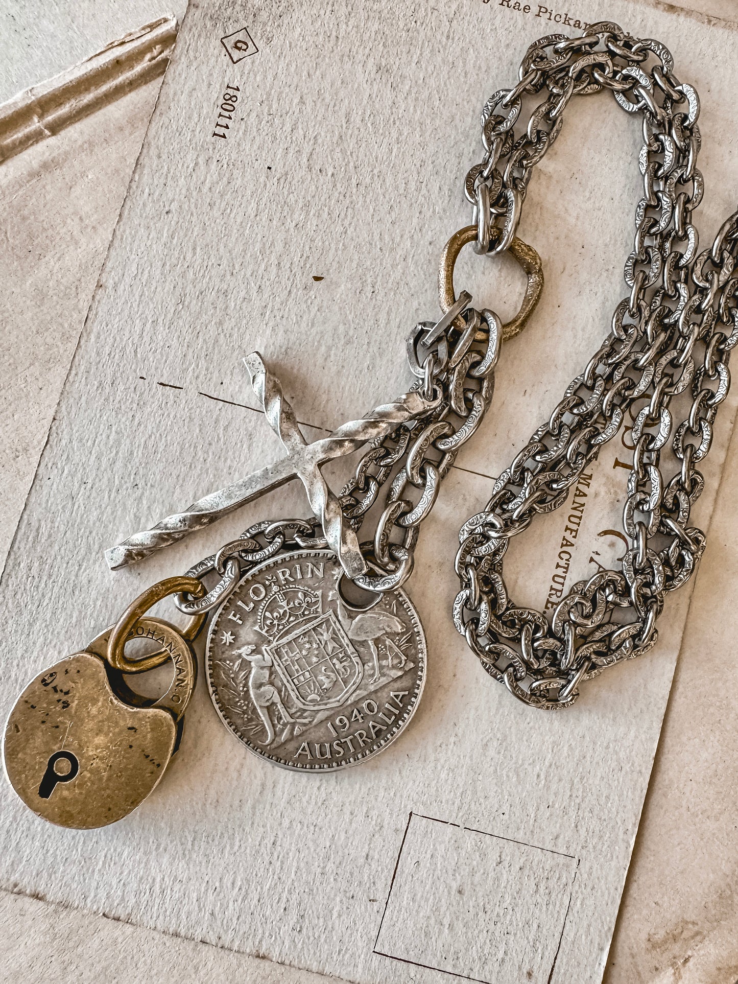 Keepsakes & Mementos Necklace