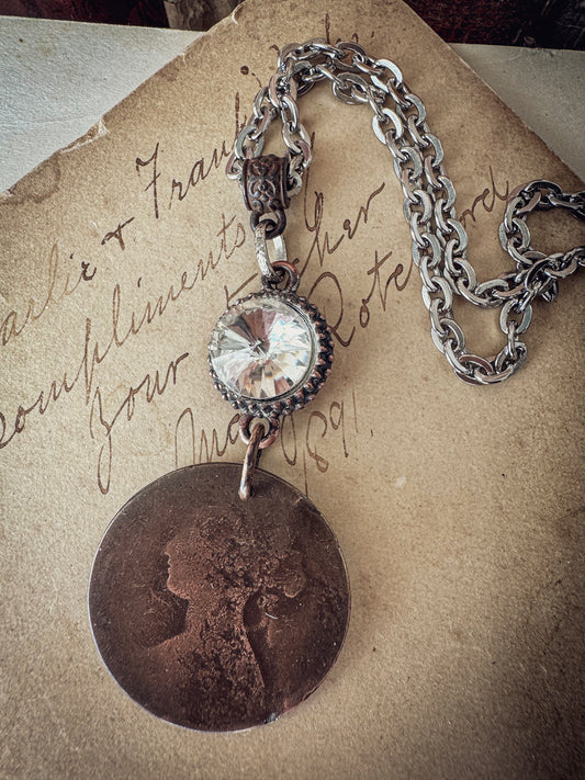 Faded Queen Necklace